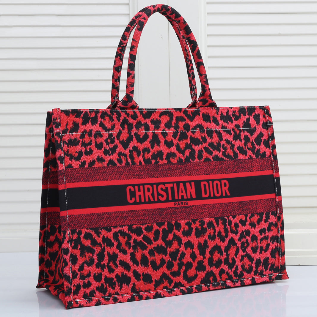 Christian Dior New Embroidered Letters Women's Shopping Hand