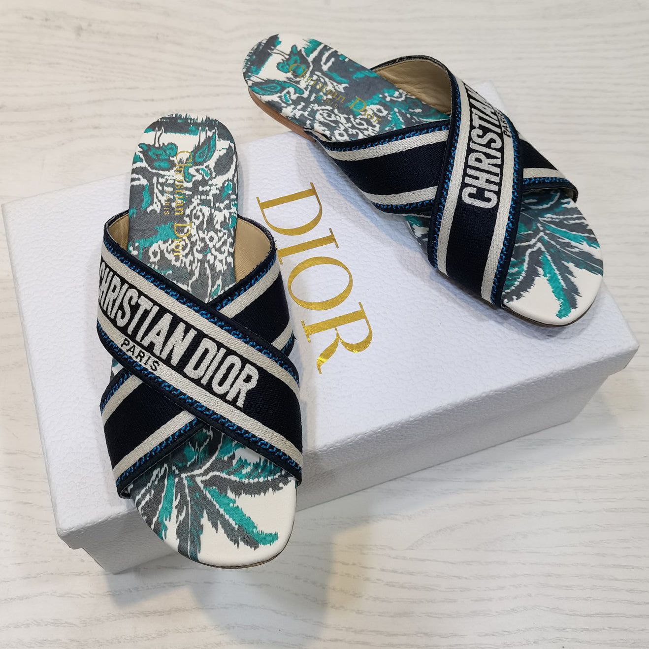 Dior CD New shoes Fashion ladies cross slippers Personalized san