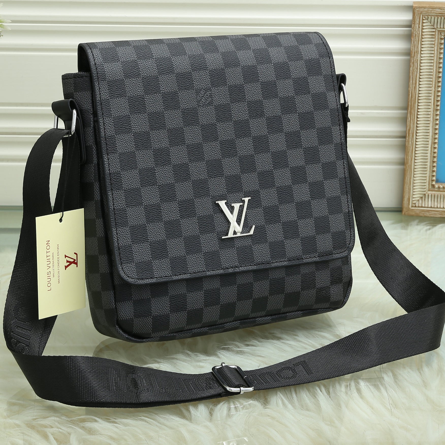 LV louis vuitton fashion men and women shoulder messenger bag