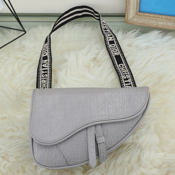 Dior CD ladies fashion one-shoulder messenger bag saddle bag