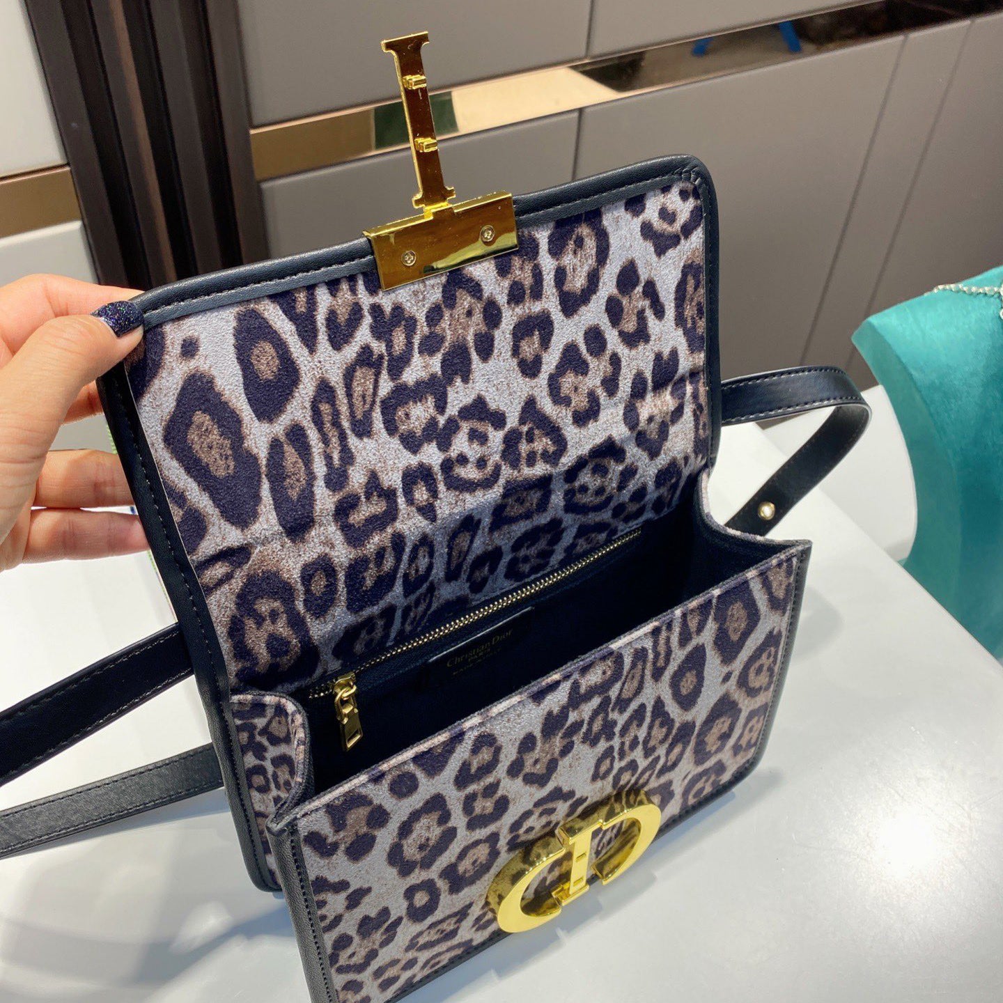 Dior CD Classic Leopard Print Bag Fashion Lady One Shoulder Mess