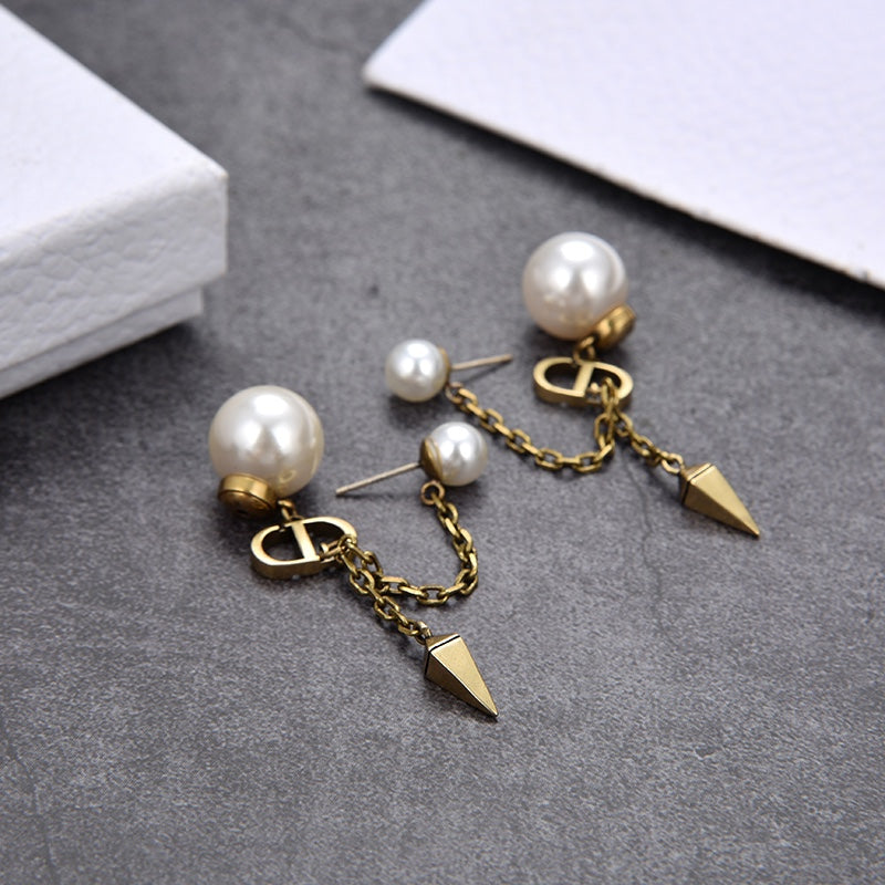 Dior CD Fashion Lady Pearl Chain Letter Pendant Earrings