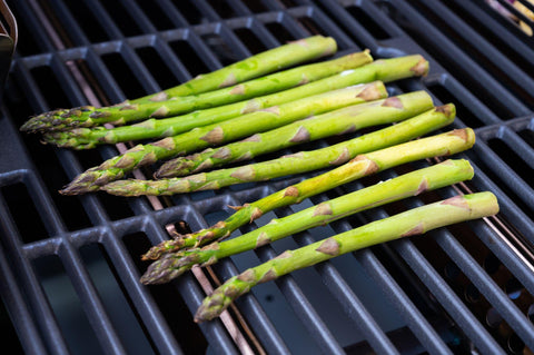 Asparagus on the cast iron grill