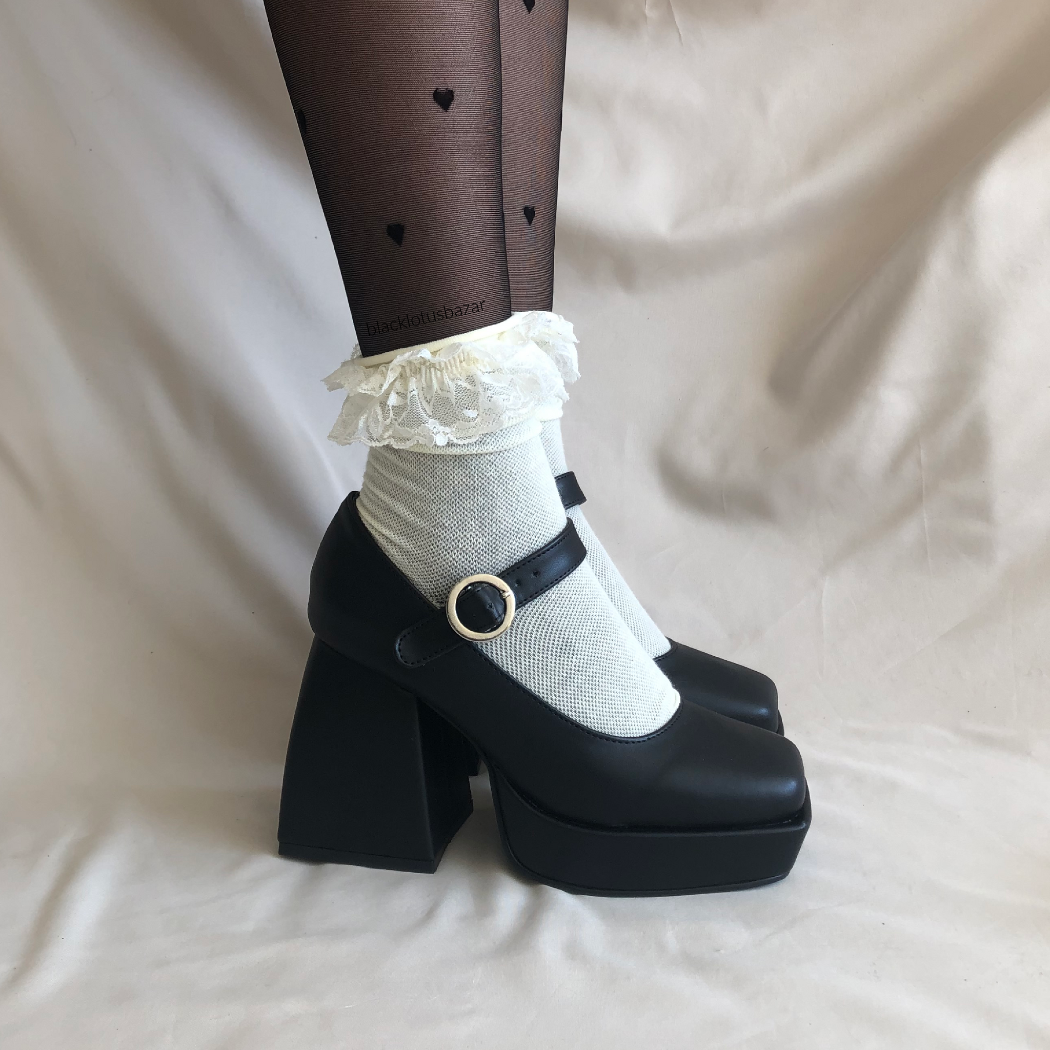 Zapatos negros tacón cuadrado – blacklotusbazar