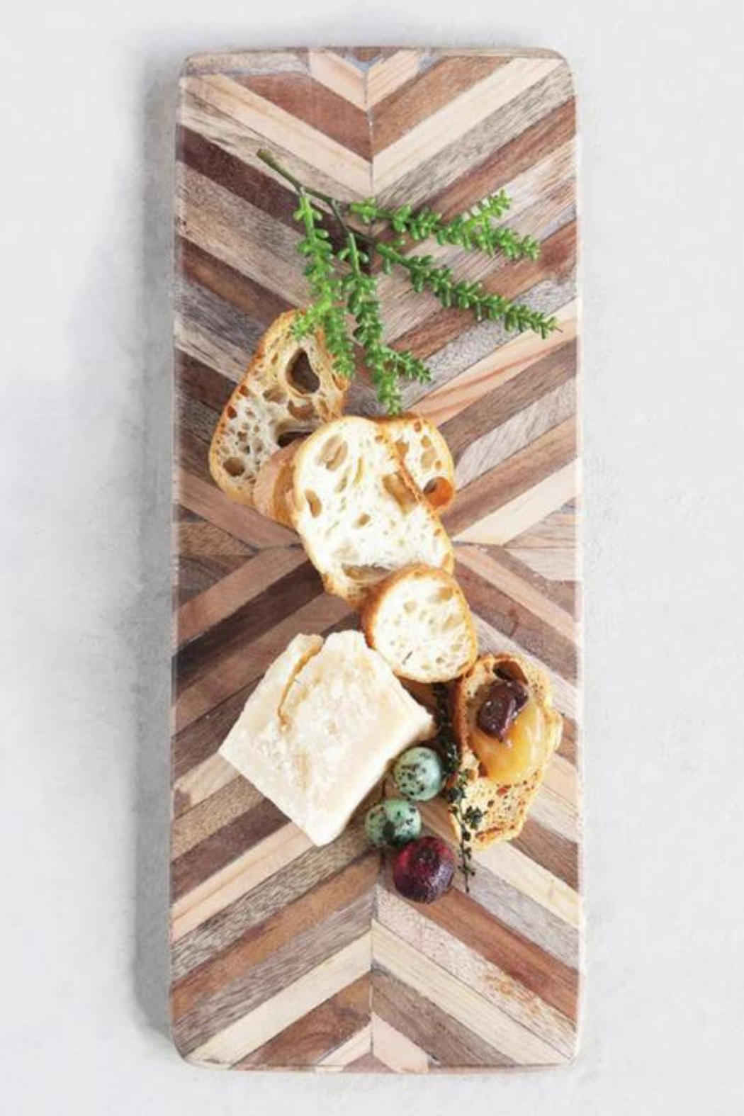 https://cdn.shopify.com/s/files/1/0584/6065/collections/ECOVIBE-Platters-Boards-Serving-Trays-Charcuterie.png?v=1668404262