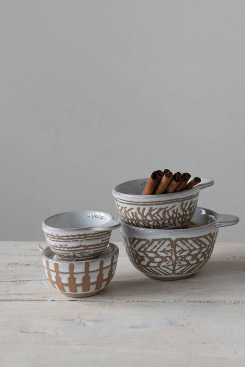 https://cdn.shopify.com/s/files/1/0584/6065/products/Creative-CoOp-Etched-Ceramic-MeasuringCups-Set-1_500x.png?v=1678868694