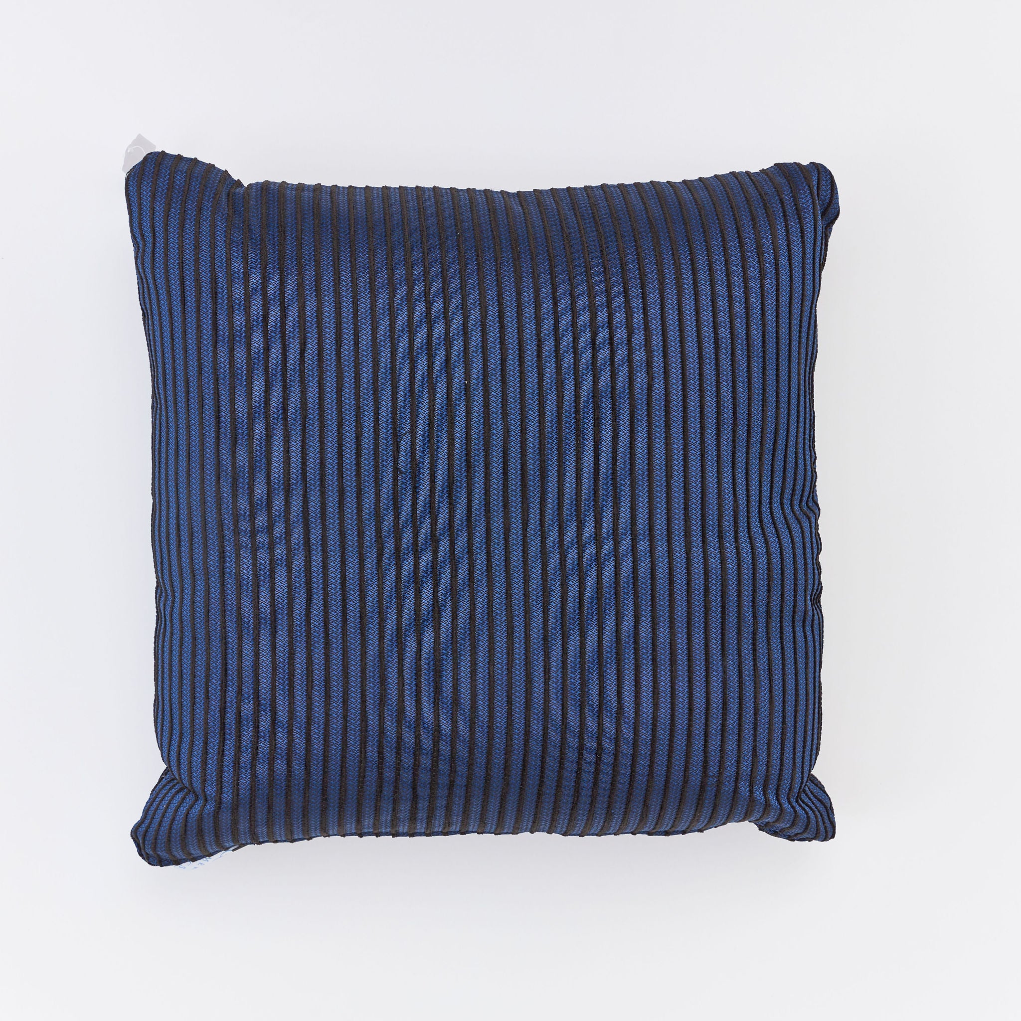  18" Pillow - 470 Zen Navy - knife edge 