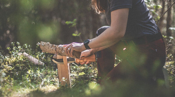 Rosellis finska handgjorda leuku kniv som fungerar utmärkt för batoing och annat hårt arbete ute i vildmarken.