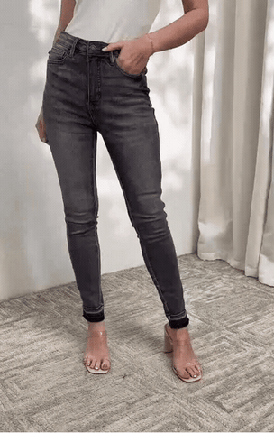 Video Judy Blue, High Waist Tummy Control Grey Wash Release Hem Skinny Jeans