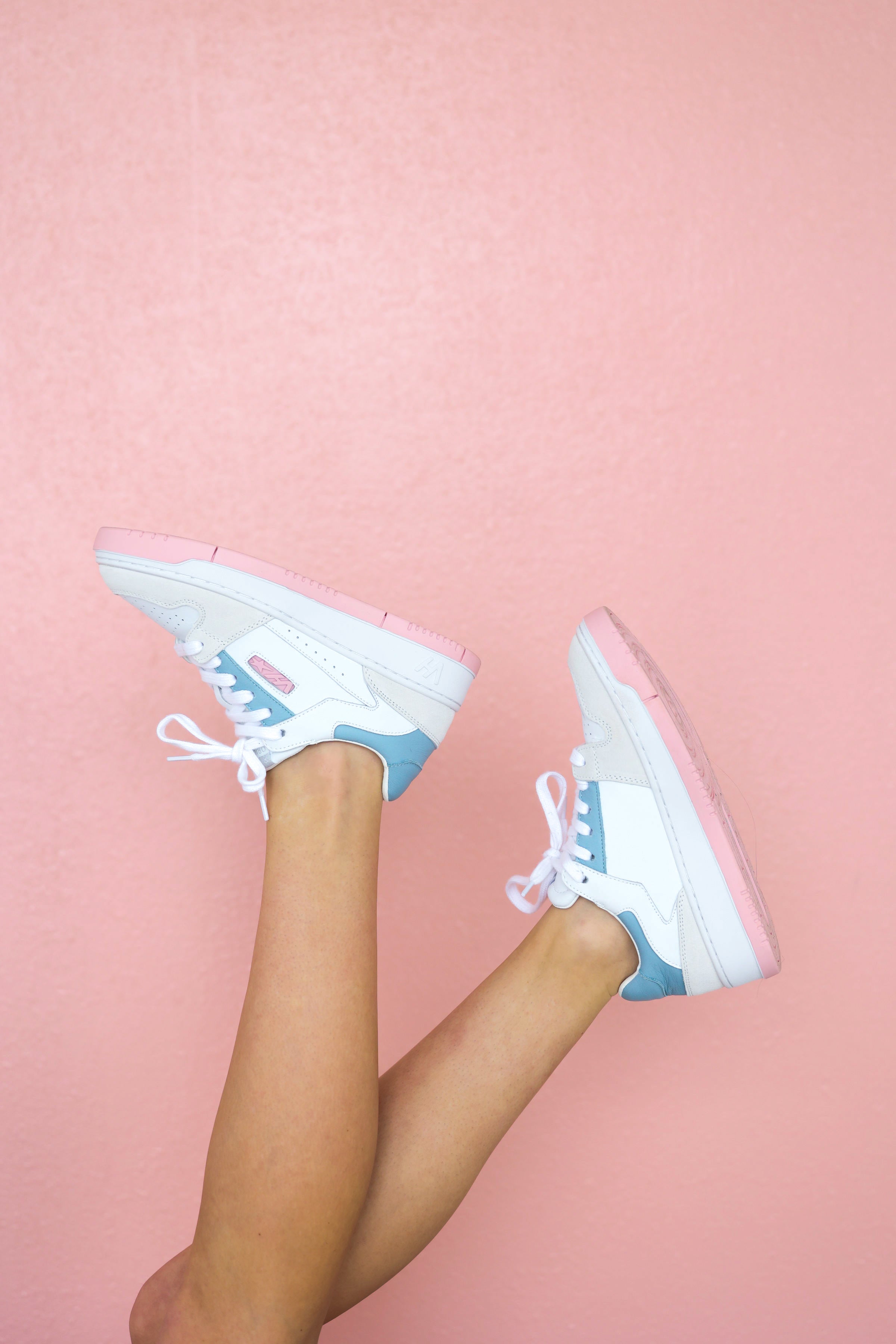 Finesse 3 Baby Pink & Blue Vintage Havana Sneaker