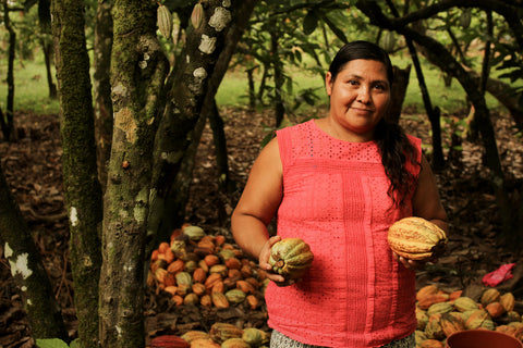 Cacao pod woman Nicaragua