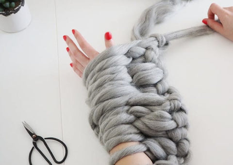 DIY Arm Knitted Cosy Chunky Blanket step-by-step guide– Wool Couture