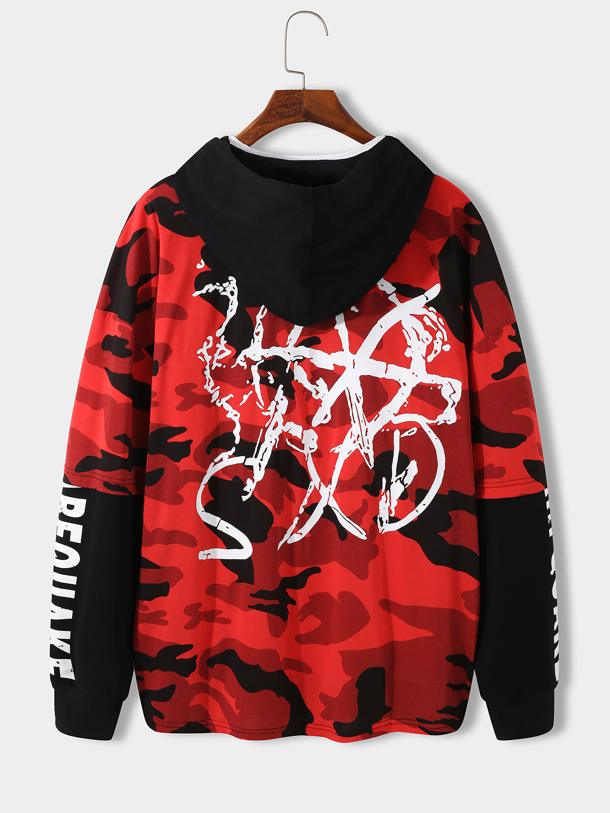 men-red-camo-patchwork-letter-and-graphic-printed-hoodie-koyye