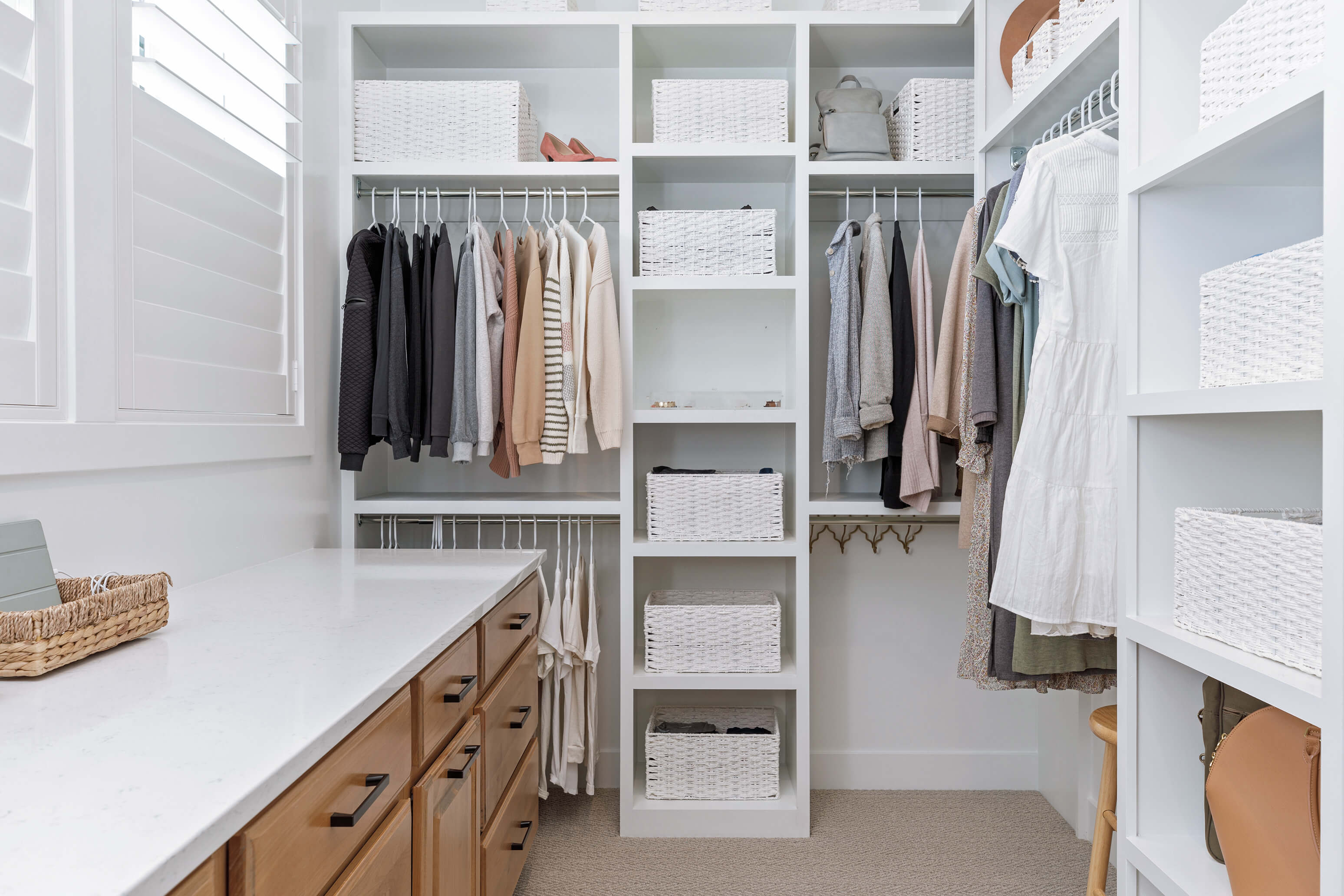 Closet organization with baskets by Salt by Sabrina