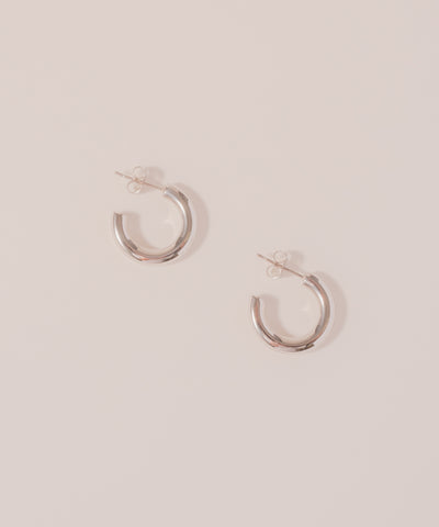 Minimal-Hoop-Pierce_Stainless