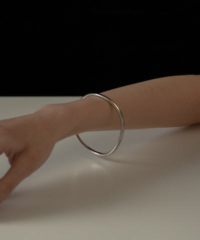 Undulating-Ring-Bangle