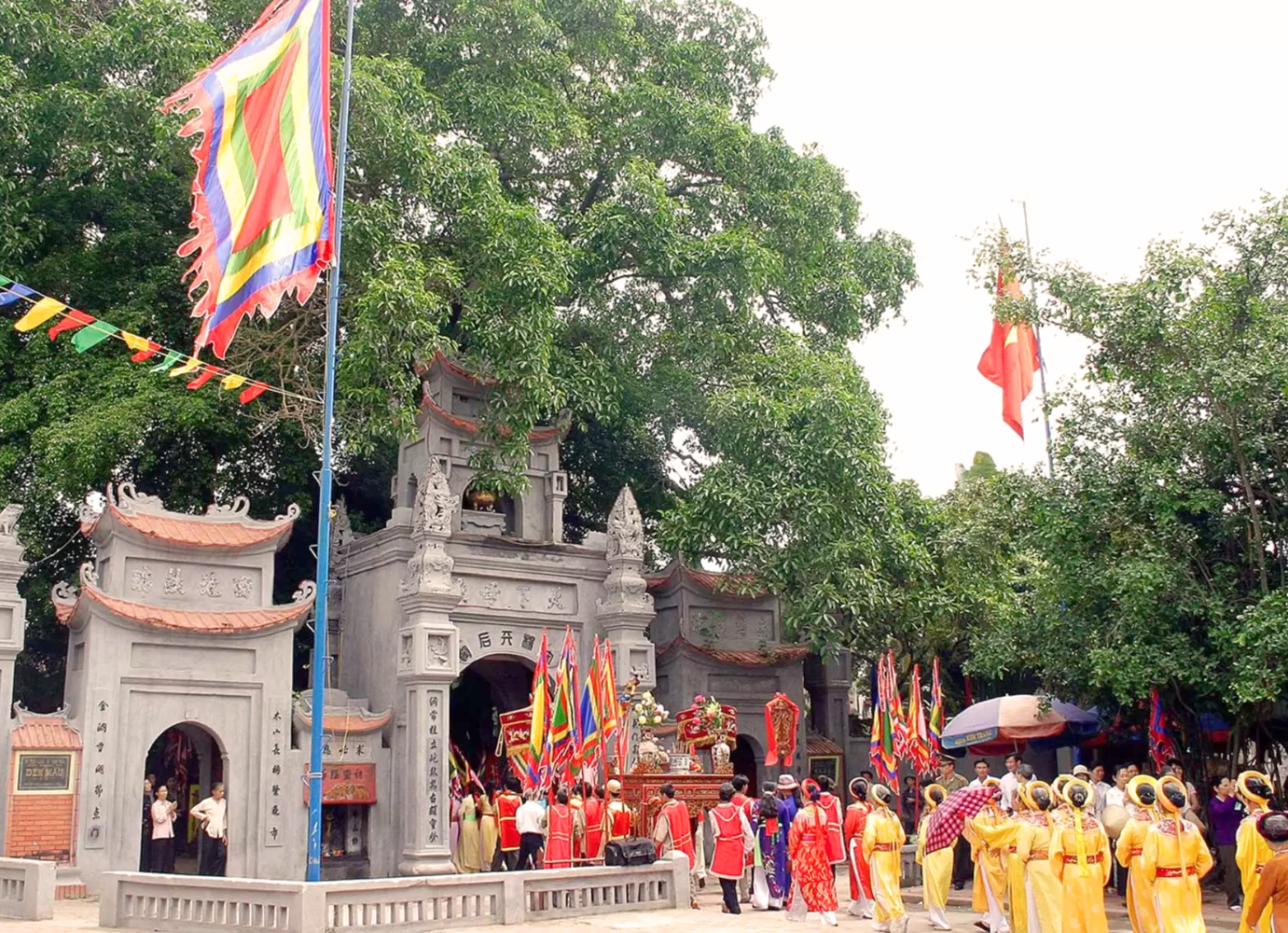 Tran-Temple-Festival-in-Ninh-Binh-province