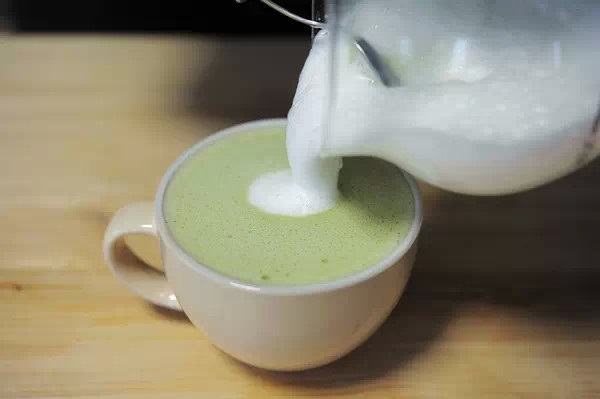 matcha latte foam