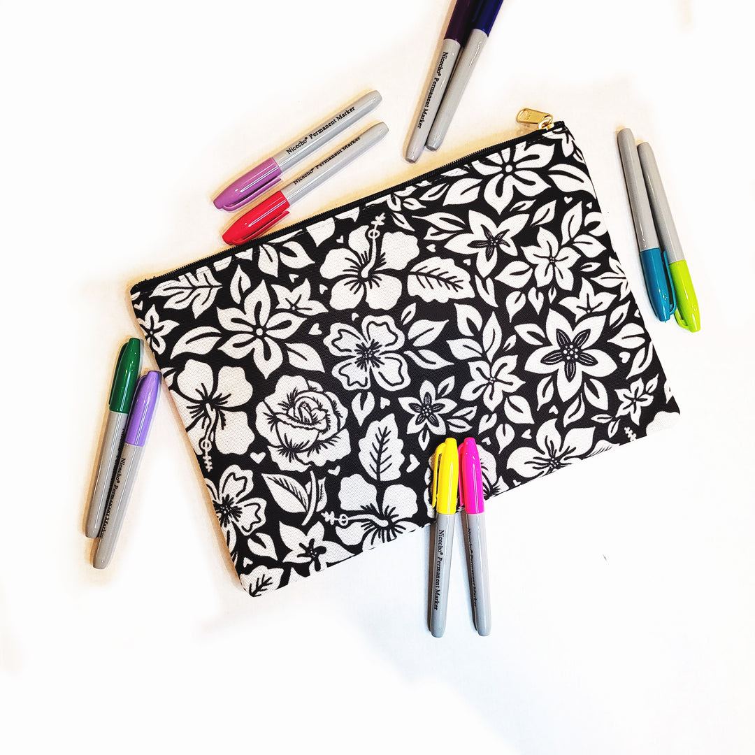 What is in my: Pencil Pouch, Gallery posted by n a y r i a