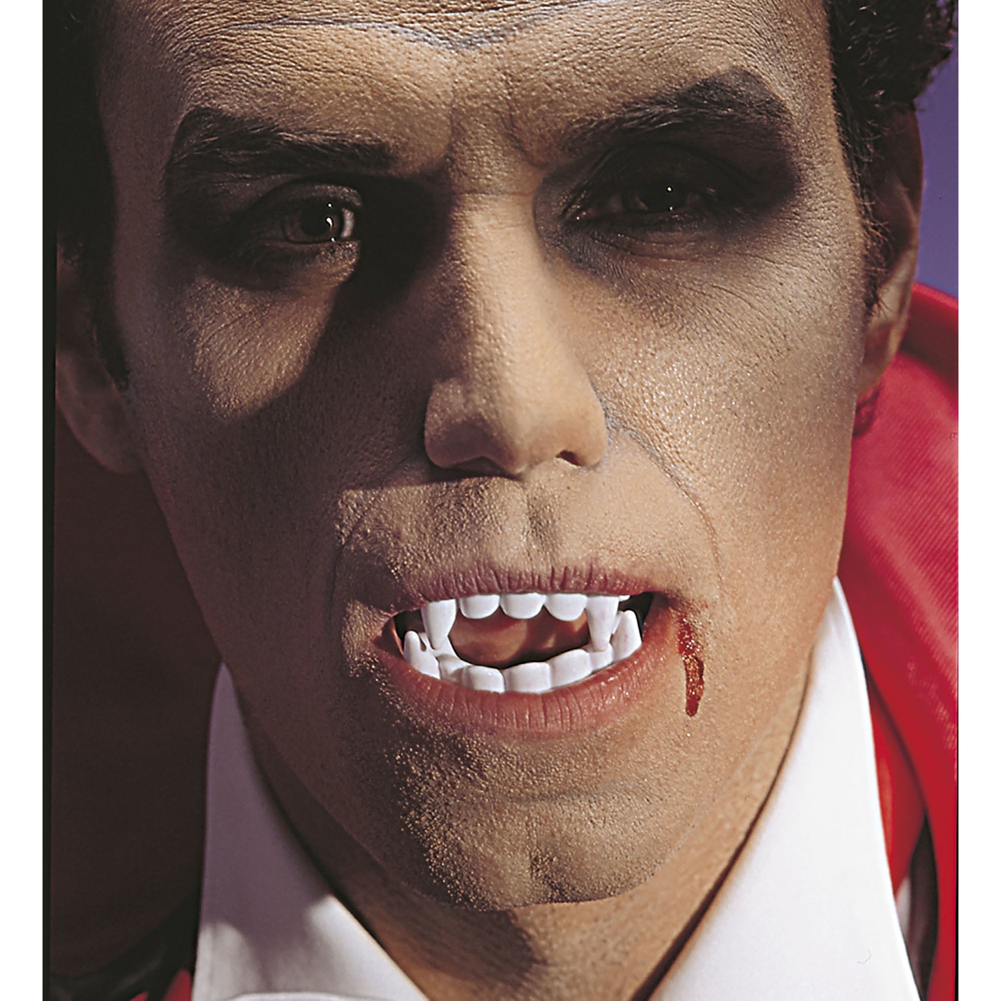 Carnavalsartikelen: Vampier tanden  of Dracula gebitje