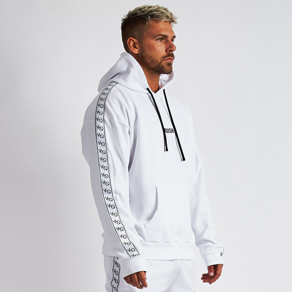 white under armour hoodie