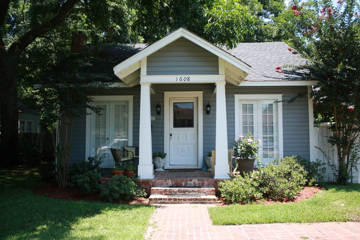 What does a white door mean in feng shui?