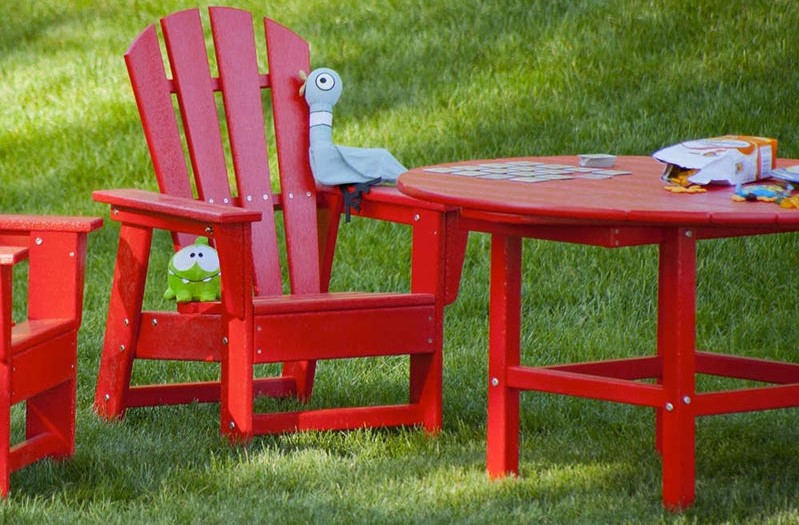 Plastic Wood Outdoor End Table, Weather-Resistant, Eco-Friendly Hips Material - Red