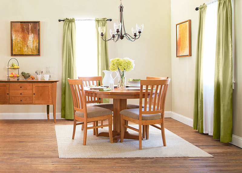 Single-Leg Round Pedestal Dining Set | Vermont Woods Studios