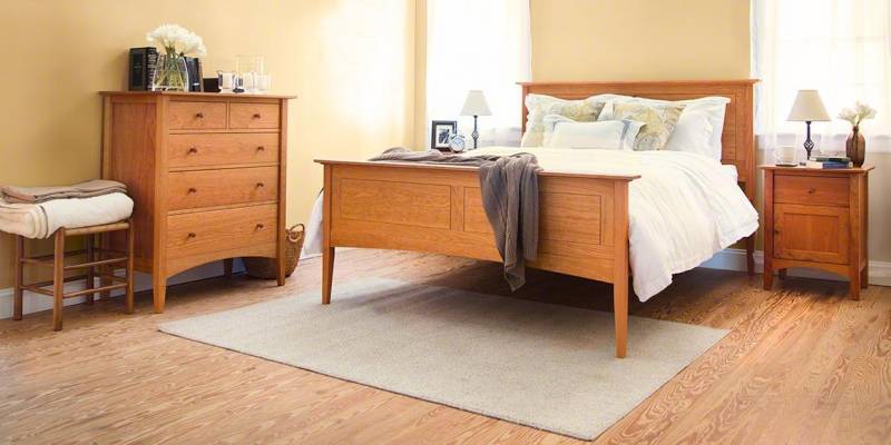 American Shaker Panel Bed with Matching Nightstand & Chest