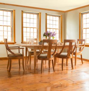 Dining room with Shaker dining furniture set