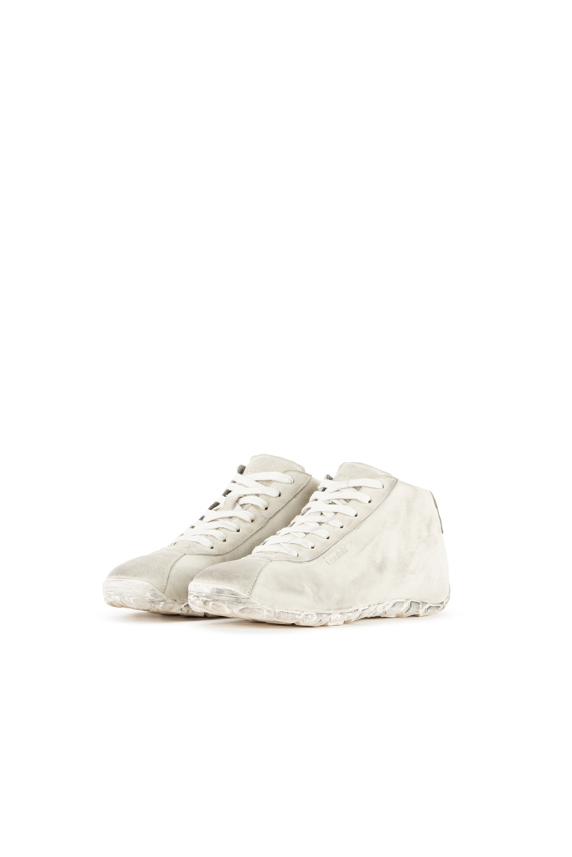 SADDLE-LO IN DISTRESSED WHITE