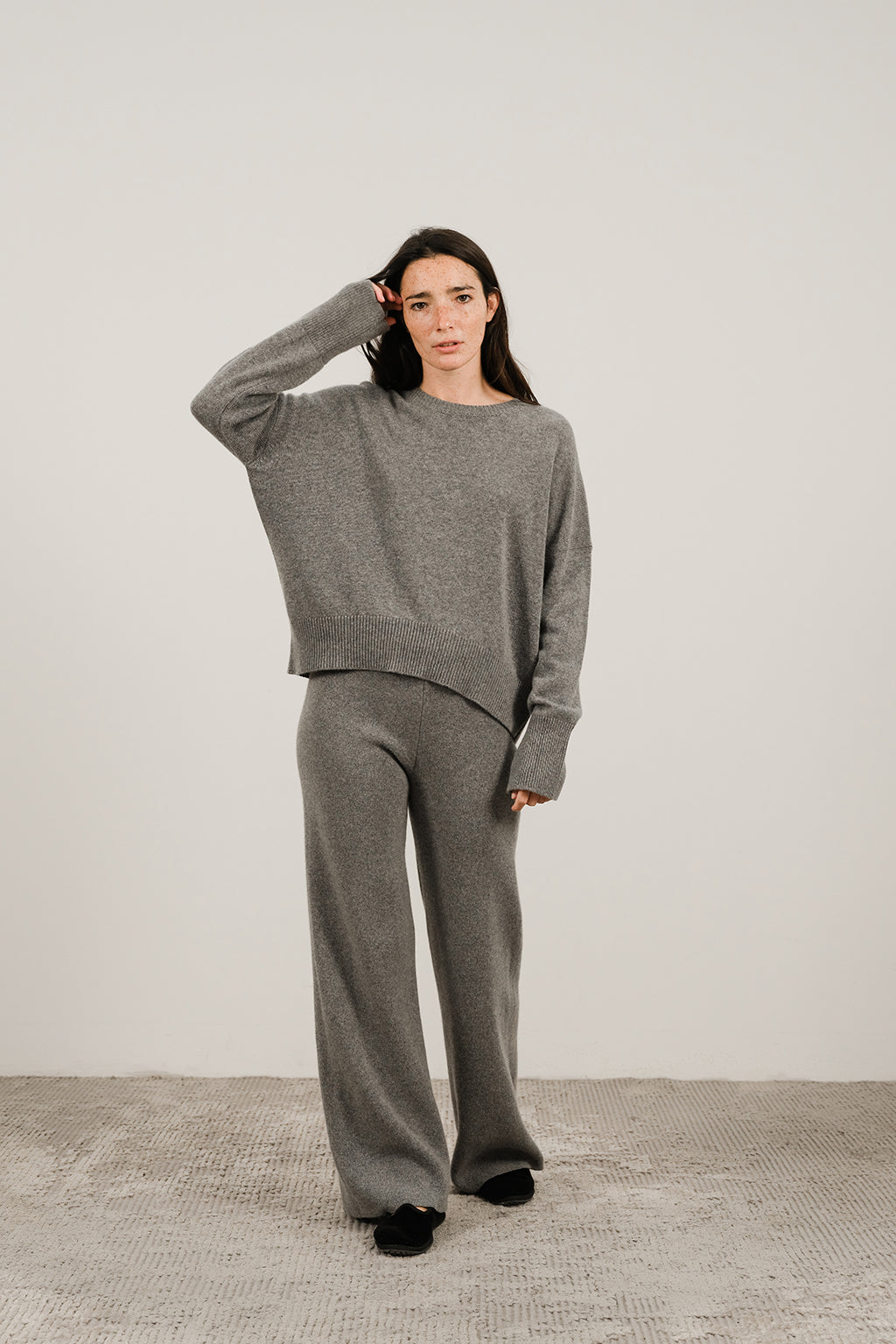 CASHMERE MIX CREWNECK SWEATER