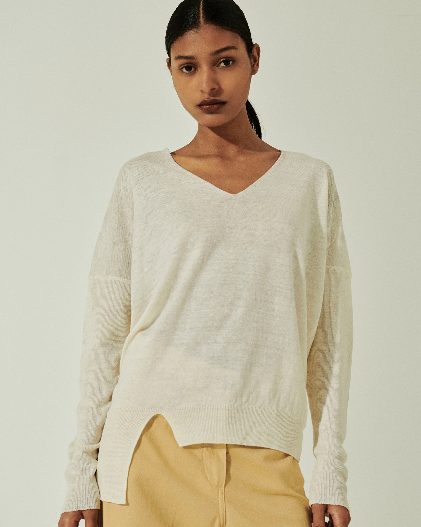 DIL012 V NECK ASYMMETRICALLINEN