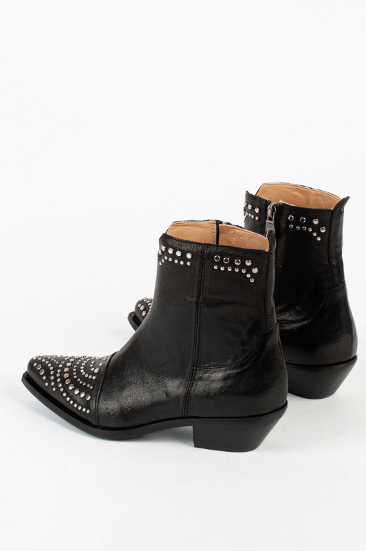 Bukela Alister Boots | Støvler i western look med nitter | Sort med lille | Dresslab.dk