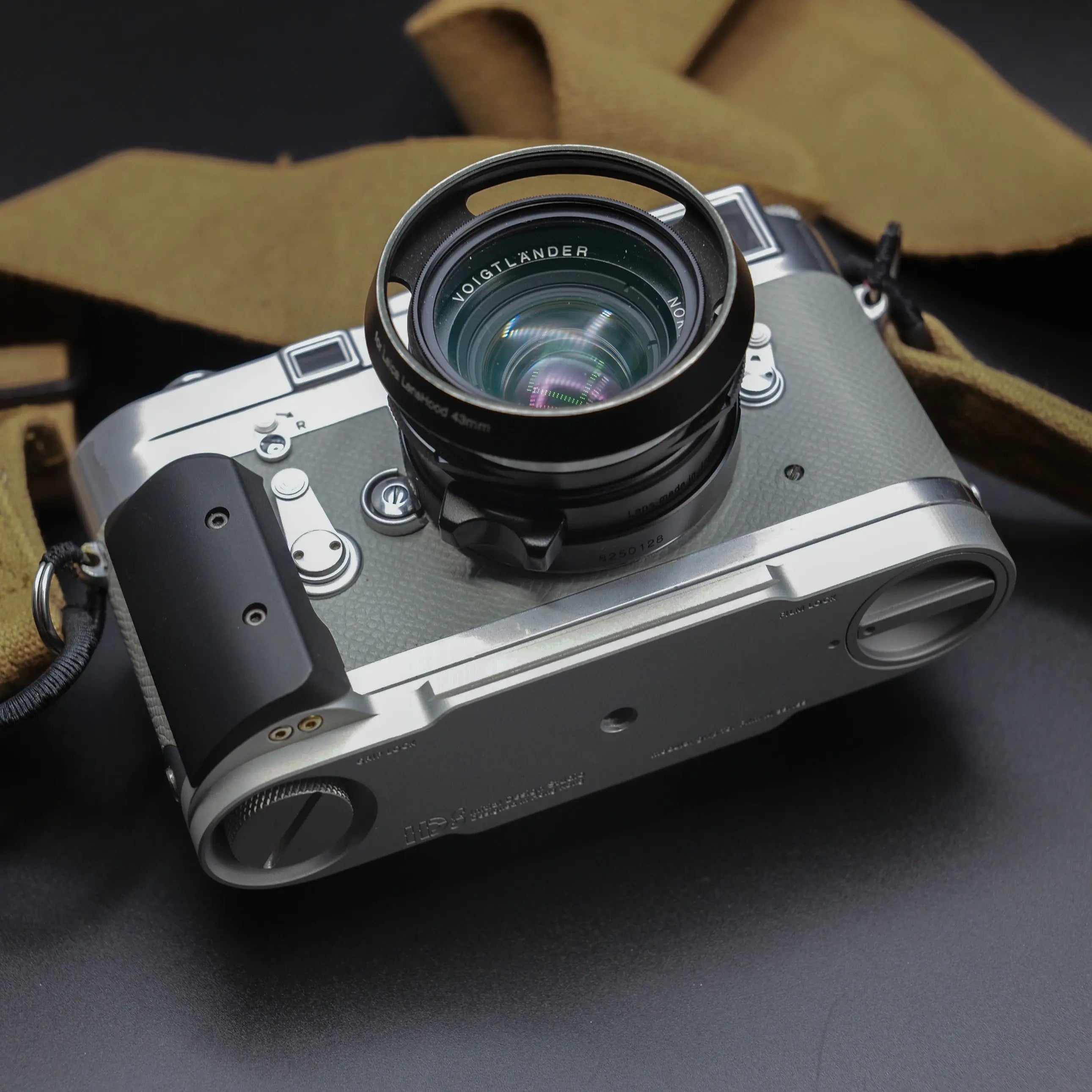 IDS modular grip for Leica Film M cameras – IDS initial design studio