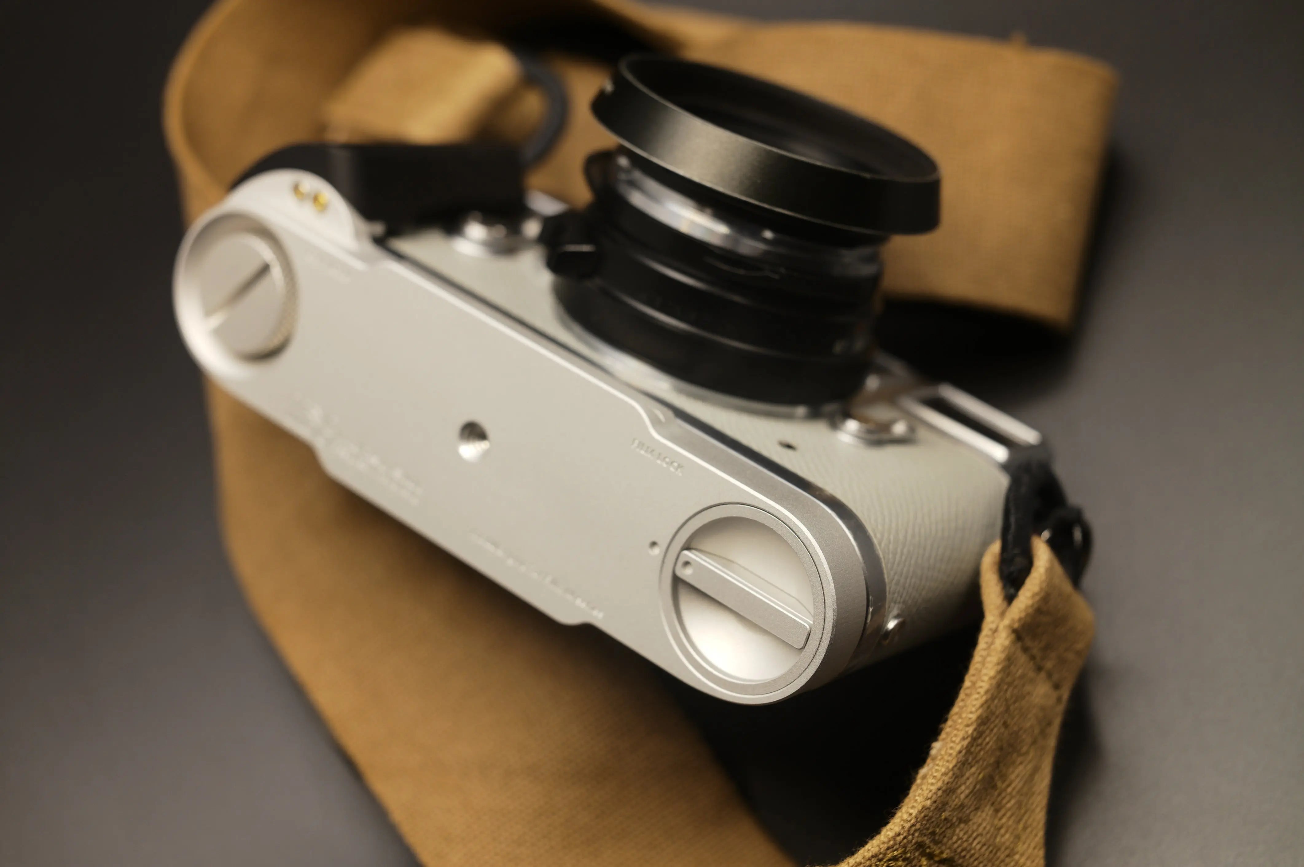 IDS modular grip for Leica Film M cameras – IDS initial design studio