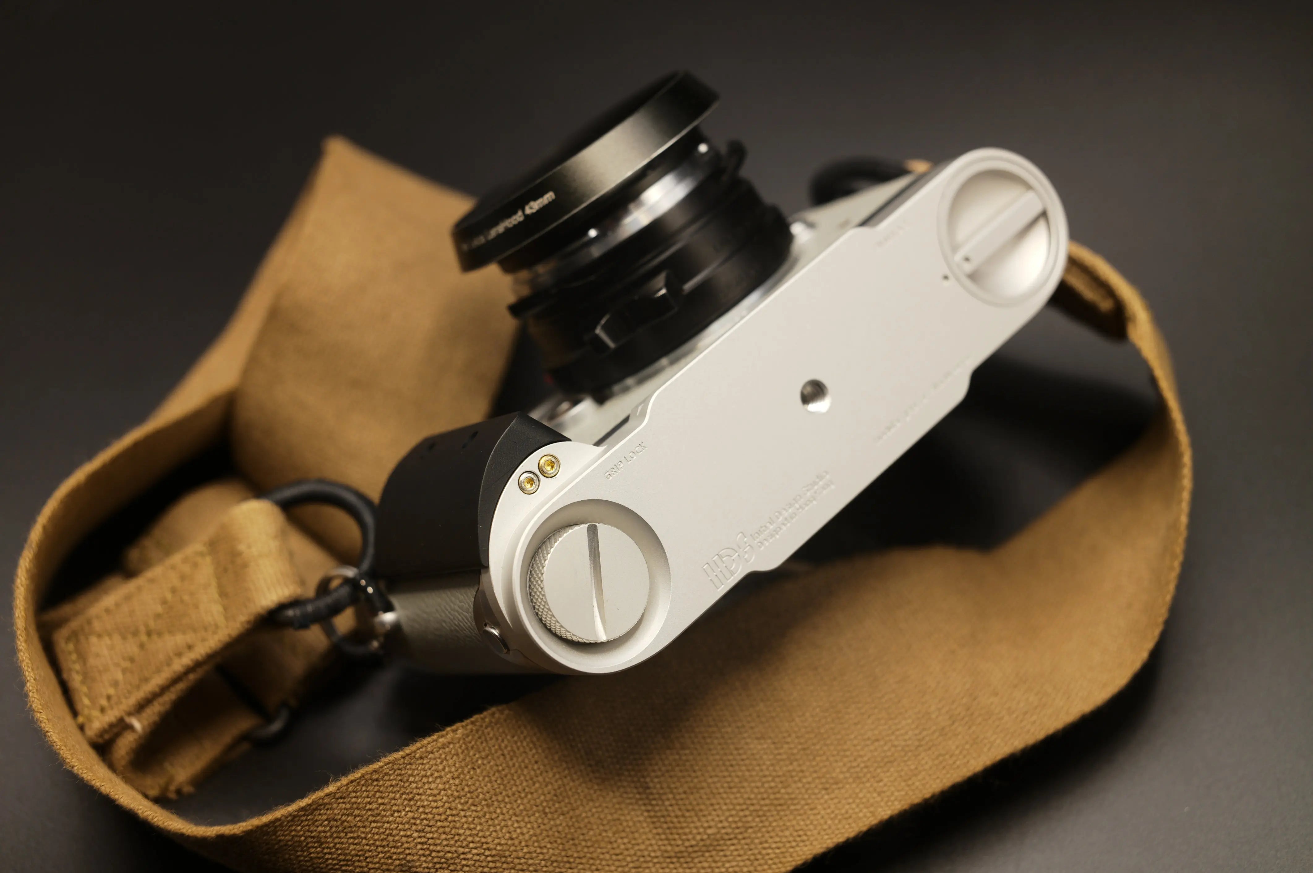 IDS modular grip for Leica Film M cameras – IDS initial design studio