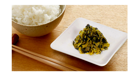 Hojas de mostaza, un producto popular del sitio de venta directa de verduras “Yasaito”