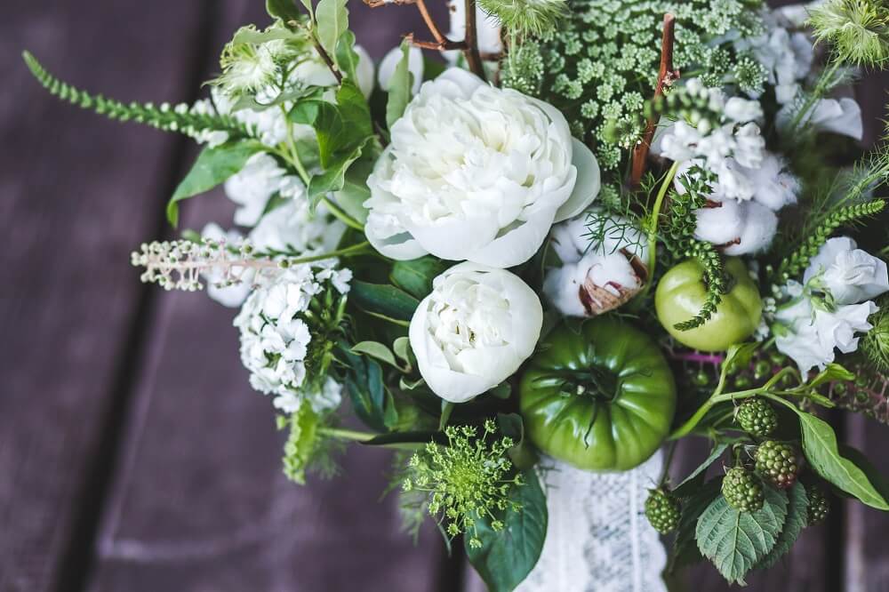 wedding decor trends 2023 woodland natural elements