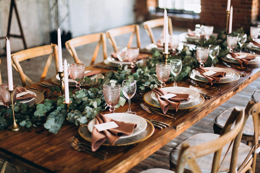 rustic wedding decor ideas greenery garlands with candles table decor