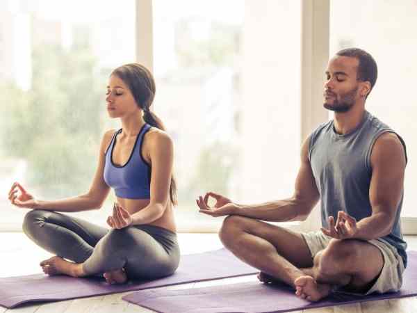 haarausfall-durch-corona-yoga-entspannung-relax-stressabbau