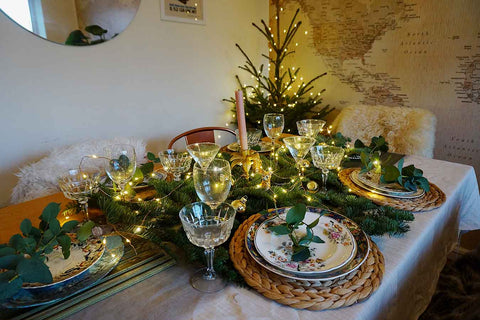 Cosy Vintage Dining Room Dressed For Christmas