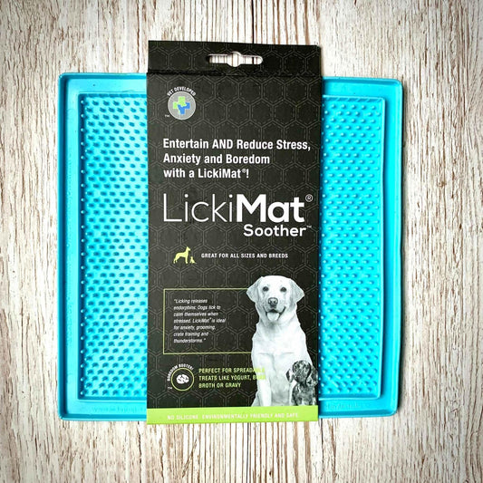 https://cdn.shopify.com/s/files/1/0585/6785/2197/products/biggreenhound-lickimat-soother-turqoise.jpg?v=1695216301&width=533