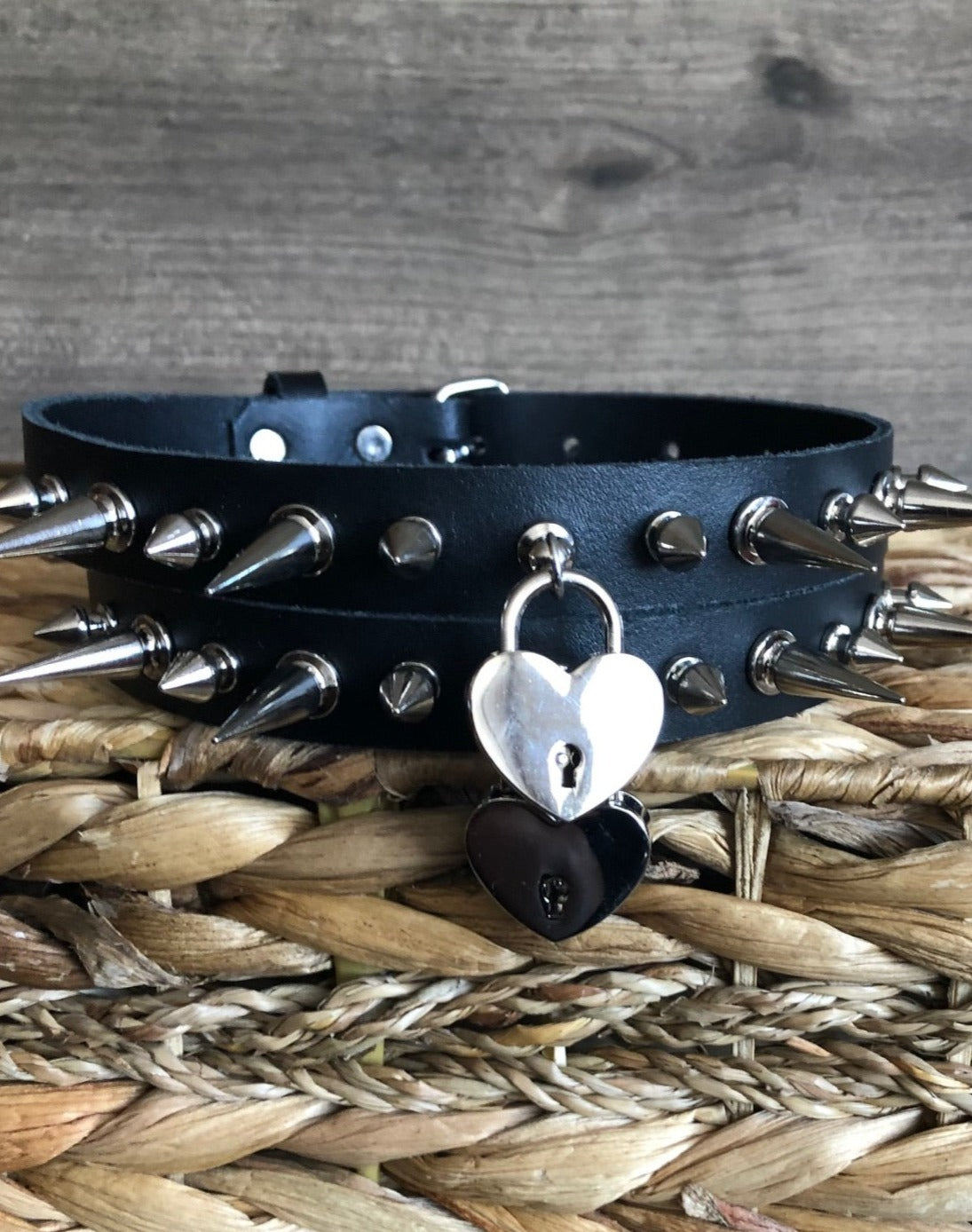 THE CHUNGUS Leather Spiked Cuff – XRAEART CLOTHING