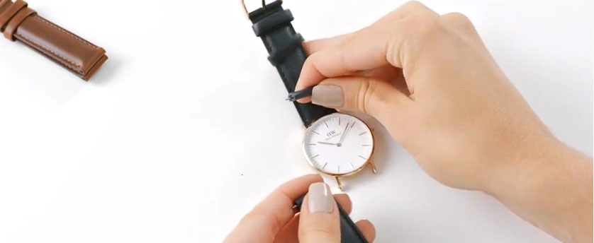 Comment enlever et changer son bracelet de montre ?