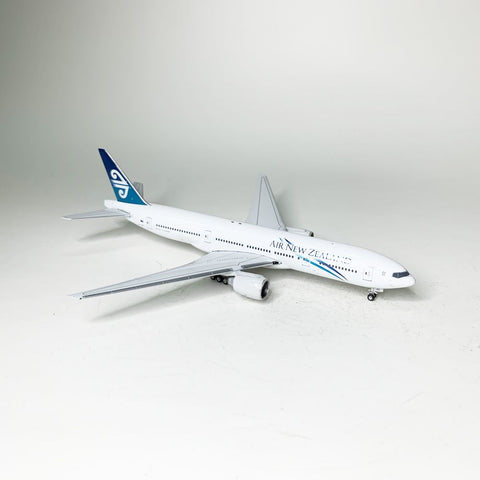 Air New Zealand B777-200ER ZK-OKC Phoenix 1:400 – Diecastbird 