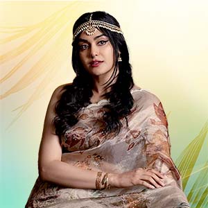 Adah Sharma New Saree Fashion Look