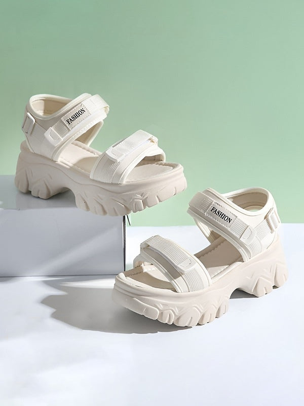 10+ Mẫu giày dép sandals Nữ đi học cực trendy, cá tính