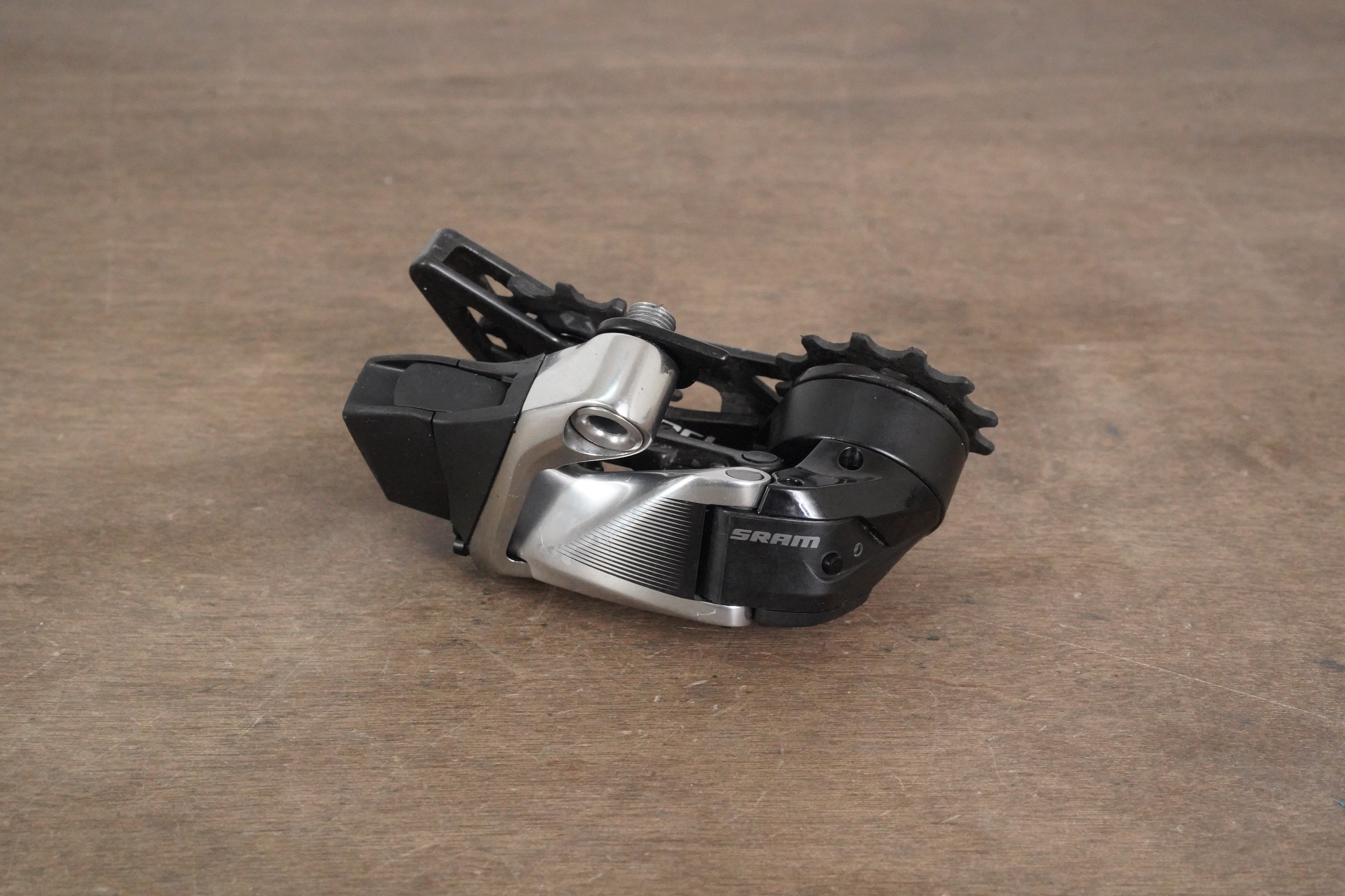SRAM Red eTap Wireless Electronic 11 Speed Rear Derailleur + Battery