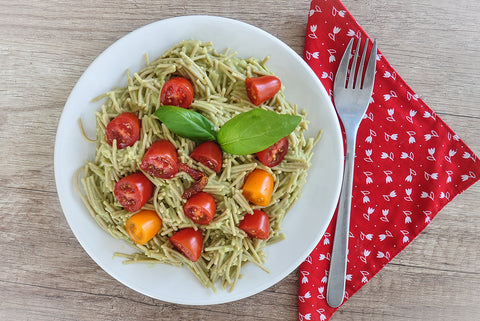 Avokádós-paradicsomos quinoa spagetti